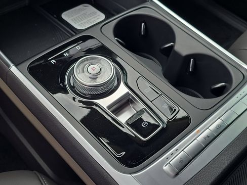 New 2026 Kia Carnival EX FWD image 28
