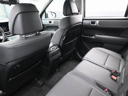 Used 2025 Hyundai Santa Fe SEL w/ Tow & Go Package image 27