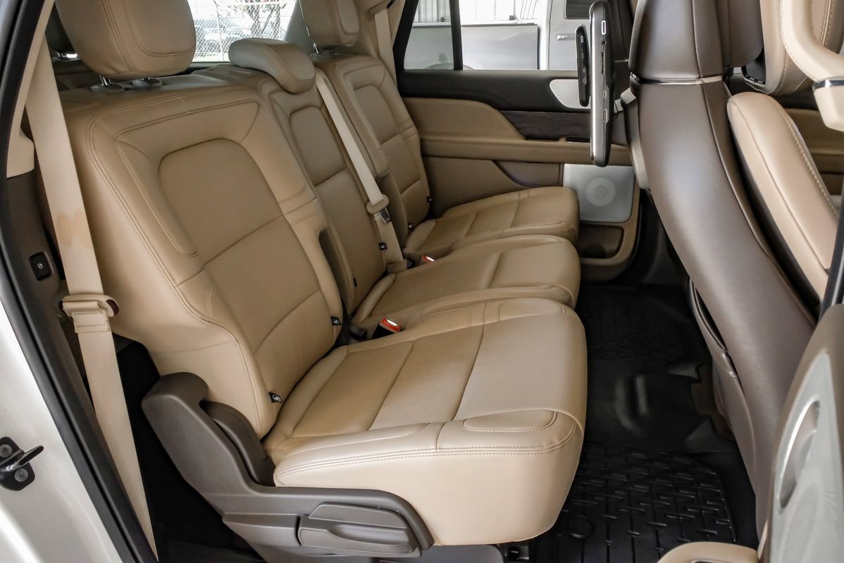 Used 2023 Lincoln Navigator L Reserve AWD/4WD image 32