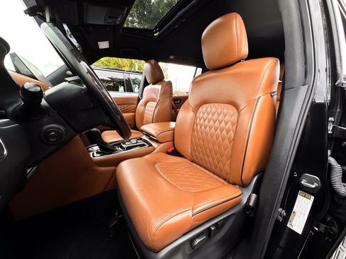 Used 2024 INFINITI QX80 Sensory w/ All-Season Package RWD image 9