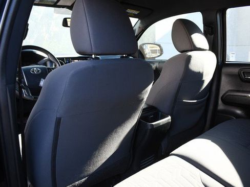 Used 2019 Toyota Tacoma TRD Sport image 21