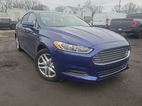 Used 2014 Ford Fusion SE image 3