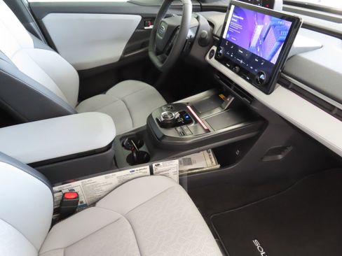 New 2026 Subaru Solterra Premium image 25
