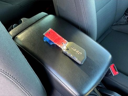 Used 2018 Jeep Wrangler Sport S image 11