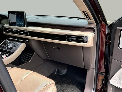 Used 2022 Lincoln Aviator Grand Touring w/ Equipment Group 301A AWD/4WD image 19
