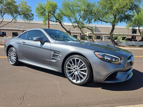 Used 2018 Mercedes-Benz SL 550 image 32