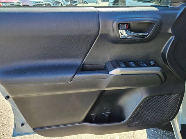 Used 2023 Toyota Tacoma TRD Sport w/ Black Out Package (TMS) AWD/4WD image 25