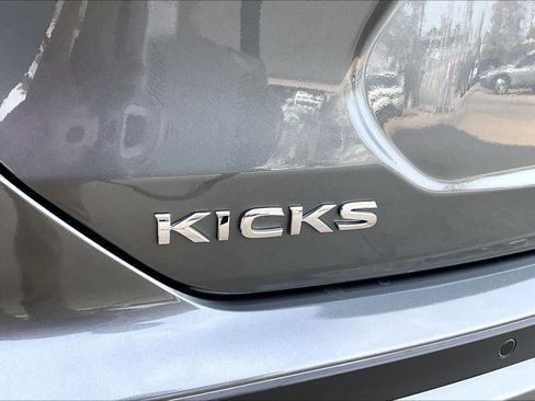 Certified 2025 Nissan Kicks Play S image 28