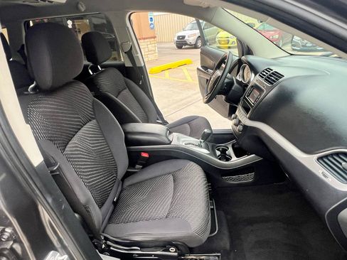 Used 2015 Dodge Journey SXT w/ Flexible Seating Group FWD image 33