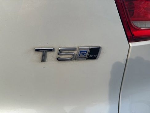 Used 2020 Volvo XC40 T5 R-Design image 15
