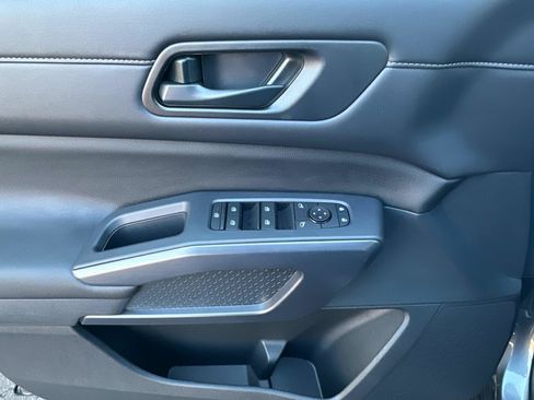 New 2026 Nissan Pathfinder SV image 21