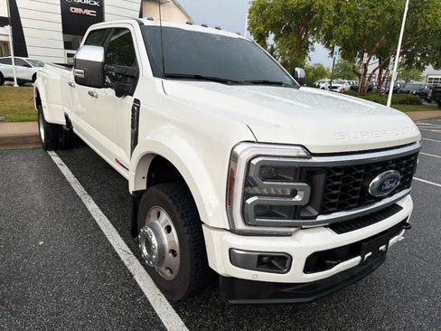 Used 2025 Ford F450 Platinum w/ Platinum Plus Package AWD/4WD image 2