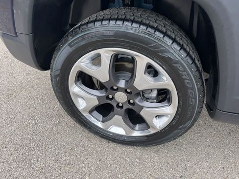 Used 2018 Jeep Compass Limited image 10