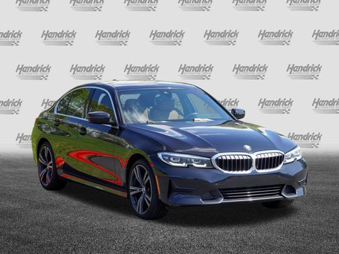 Used 2022 BMW 330i Sedan w/ Premium Package 2 RWD image 2
