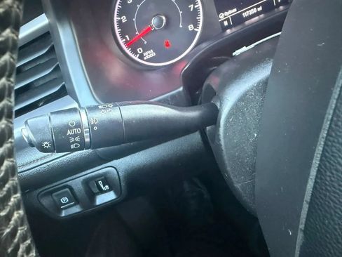 Used 2019 GMC Acadia SLE w/ Driver Alert Package I AWD/4WD image 16