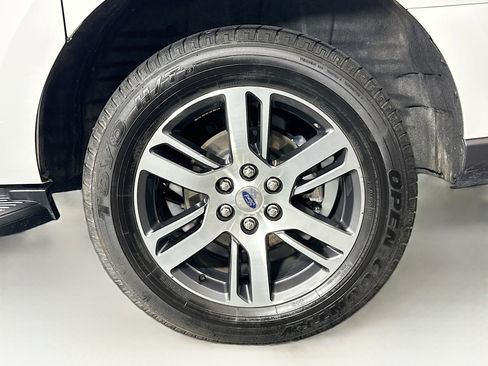 Used 2024 Ford Expedition Max Limited image 11