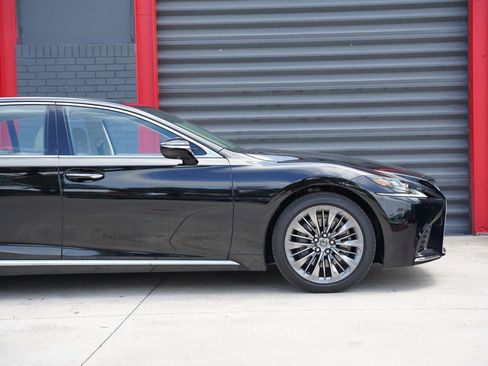 Used 2020 Lexus LS 500 w/ Interior Upgrade Package image 3