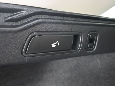 Used 2019 INFINITI QX50 Luxe w/ Navigation Package FWD image 45