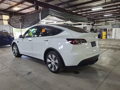 Used 2021 Tesla Model Y Long Range AWD/4WD image 4