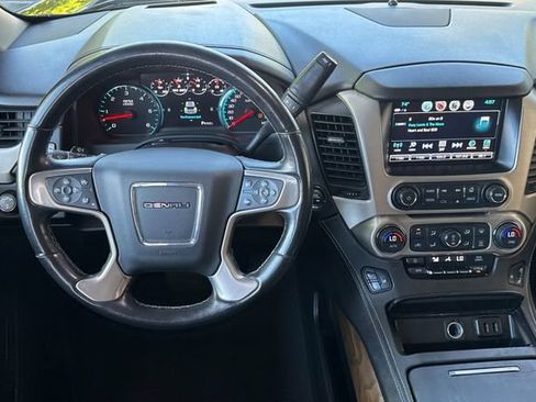 Used 2019 GMC Yukon XL Denali AWD/4WD image 14