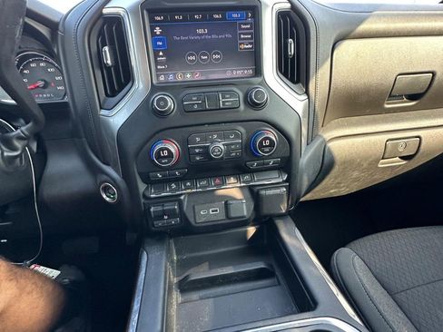 Used 2020 Chevrolet Silverado 1500 LT Trail Boss AWD/4WD image 16