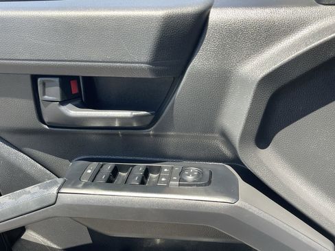Used 2025 Toyota Tacoma SR5 AWD/4WD image 18