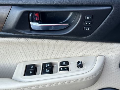 Used 2017 Subaru Outback 3.6R Limited image 18