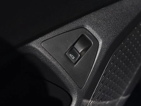 New 2026 Volkswagen Jetta SE FWD image 9