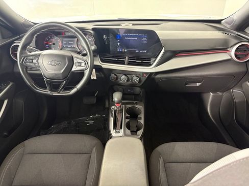 Used 2024 Chevrolet Trax RS w/ Sunroof Package FWD image 45