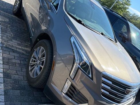 Used 2017 Cadillac XT5 Luxury w/ Driver Awareness Package FWD image 12