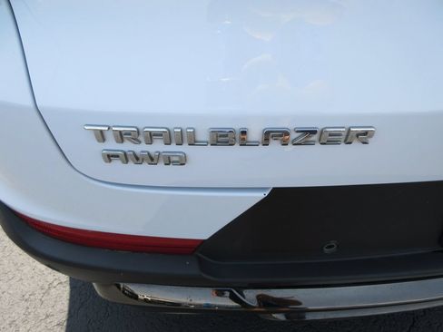 Certified 2021 Chevrolet TrailBlazer ACTIV w/ Sun and Liftgate Package AWD/4WD image 12