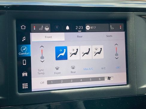 Used 2023 Chrysler Voyager LX FWD image 21