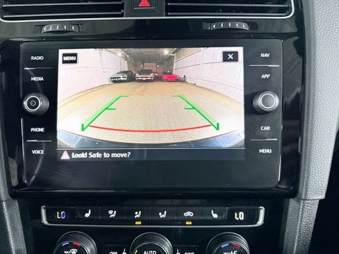 Used 2018 Volkswagen GTI Autobahn FWD image 42