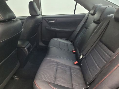 Used 2015 Toyota Camry SE image 18