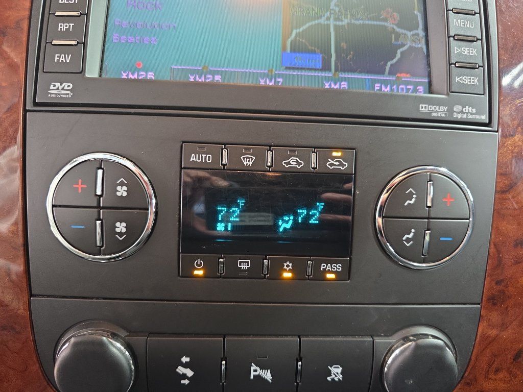 Used 2011 Chevrolet Avalanche LT AWD/4WD image 20
