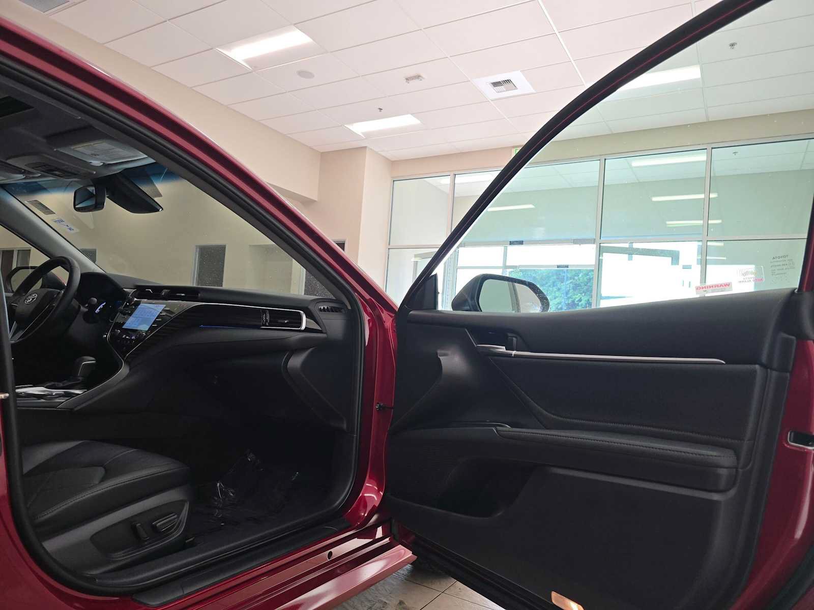 Used 2018 Toyota Camry XLE w/ Audio Package FWD image 30