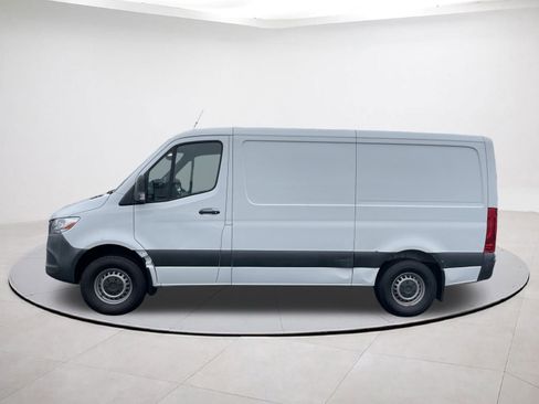 Used 2019 Mercedes-Benz Sprinter 1500 image 4