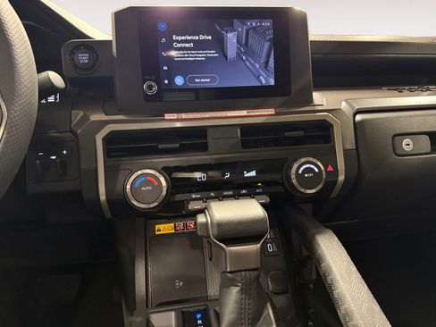 Used 2025 Toyota Tacoma SR5 w/ SR5 Upgrade Package AWD/4WD image 9