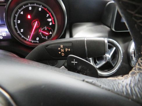 Used 2018 Mercedes-Benz CLA 250 4MATIC image 17