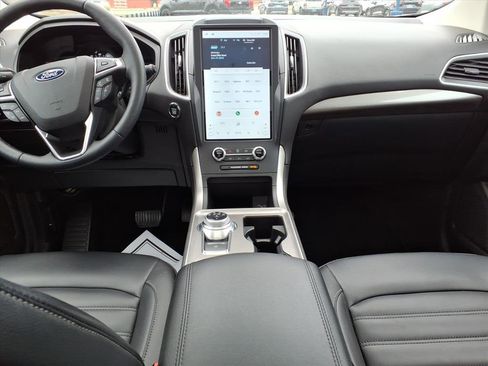 Used 2023 Ford Edge SEL w/ Convenience Package image 12