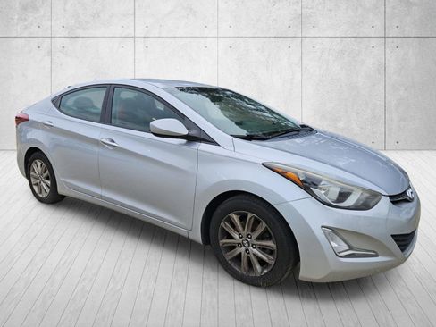 Used 2014 Hyundai Elantra SE w/ Option Group 02 FWD image 1