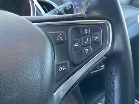 Used 2023 Chevrolet Equinox LT image 36