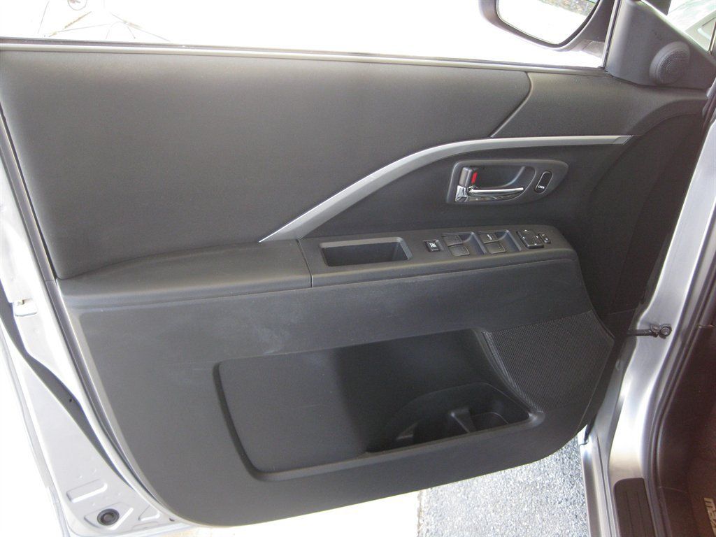 Used 2015 MAZDA MAZDA5 Sport FWD image 11