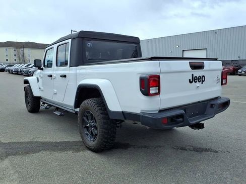 Used 2023 Jeep Gladiator Sport AWD/4WD image 7