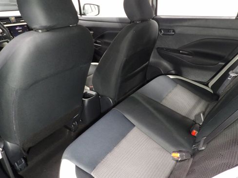Used 2021 Nissan Versa SV FWD image 11