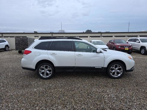 Used 2010 Subaru Outback 2.5i Premium image 4