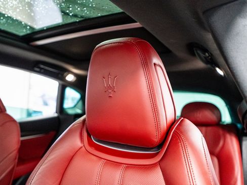 Used 2018 Maserati Levante S GranSport image 43