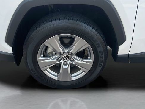 Certified 2025 Toyota RAV4 XLE FWD image 27