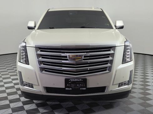 Used 2015 Cadillac Escalade Platinum AWD/4WD image 2