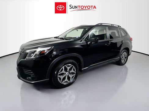 Used 2023 Subaru Forester Premium image 9